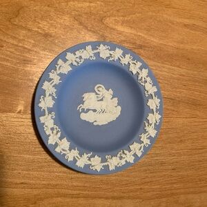 Wedgwood Blue and White Decorative Plate